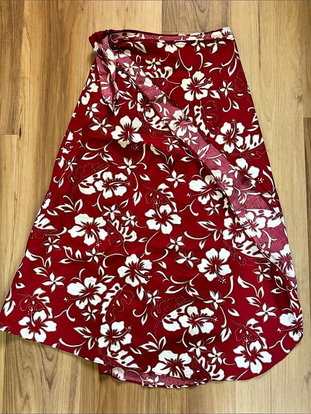 Hilo Hattie Vintage Floral A-Line Wrap Skirt Red & White